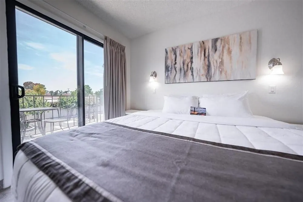 209 Fully Furnished 1Br Suite-Prime Location Scottsdale 0*,